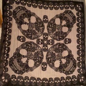 Express Skull Scarf